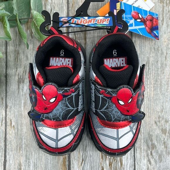 Baby Boys Spider-Man Athletic Light-up Sneaker Shoes Size 6 - Picture 1 of 13